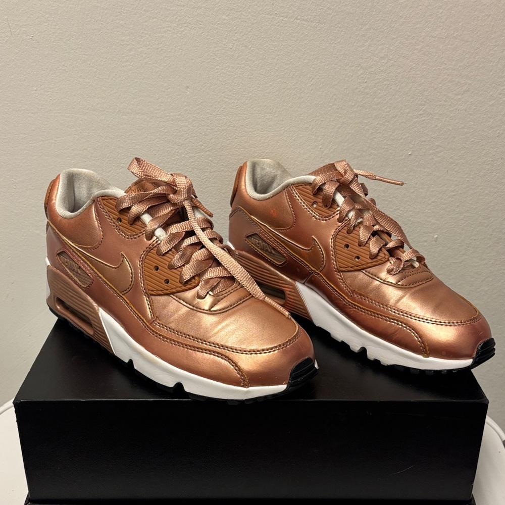 Nike Shimmering Copper AIR MAX Sneakers